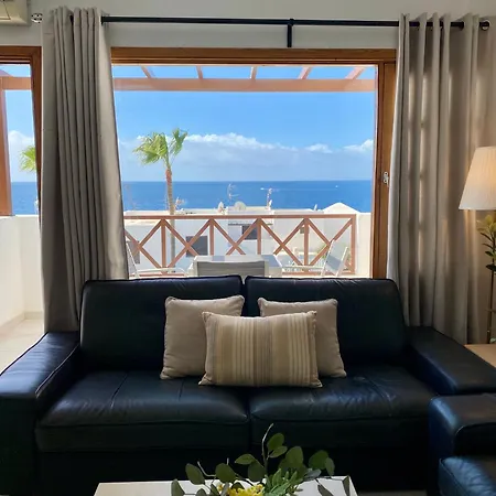Beachfront Tabaibas Apartman *